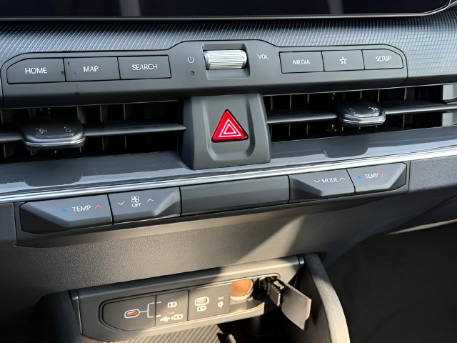 New 2026 Kia K4 GT-Line w/ GT-Line Premium Package FWD image 12