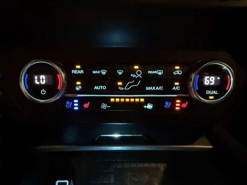 Used 2019 Ford Expedition Max XLT w/ Equipment Group 202A RWD image 35