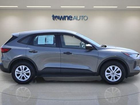 Used 2023 Ford Escape AWD image 8