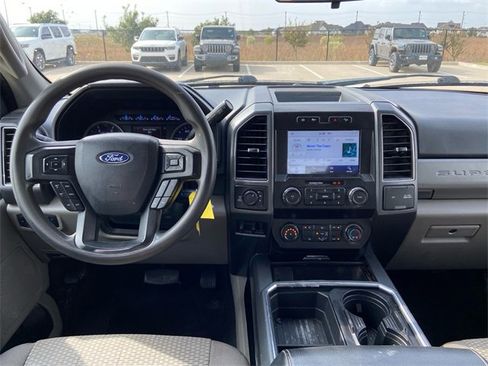 Used 2022 Ford F250 XLT w/ FX4 Off-Road Package image 12