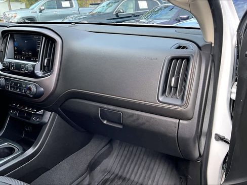 Used 2022 GMC Canyon AT4 w/ Trailering Package image 19