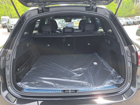 New 2026 Mercedes-Benz GLC 300 image 13