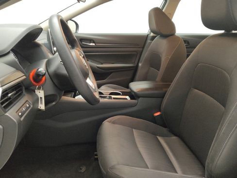 Used 2024 Nissan Altima 2.5 SV image 17