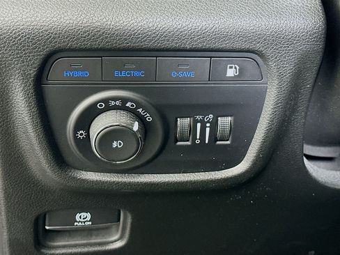 Used 2022 Jeep Grand Cherokee Limited 4xe AWD/4WD image 17
