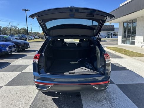 Used 2022 Volkswagen Atlas Cross Sport SE image 5