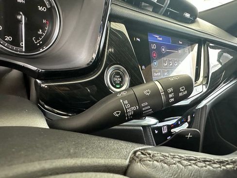 Used 2022 Cadillac XT6 Premium Luxury FWD image 20