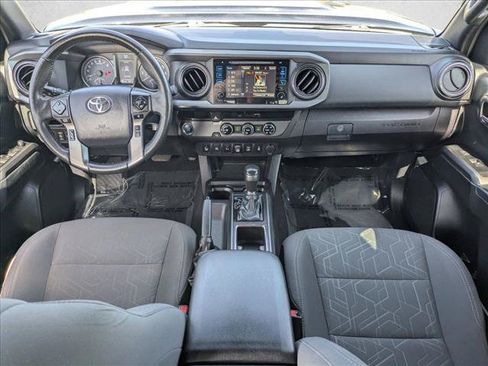 Used 2018 Toyota Tacoma TRD Sport w/ Technology Package RWD image 16