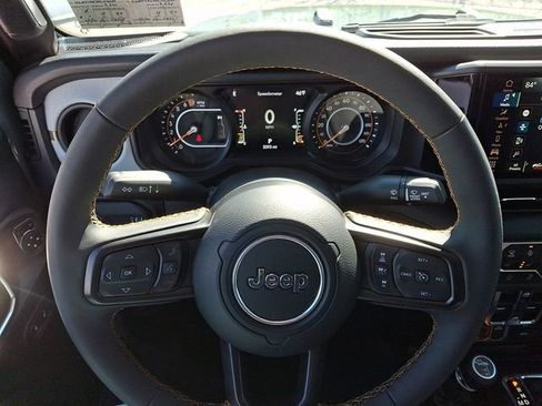 Used 2024 Jeep Gladiator Sport AWD/4WD image 20