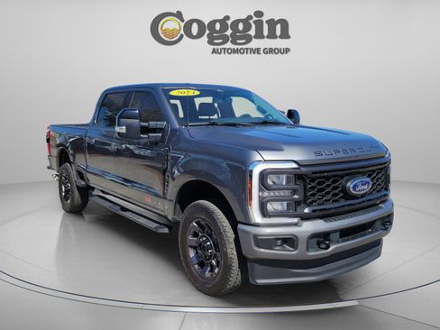 Used 2024 Ford F250 Lariat w/ Sport Appearance Package image 5
