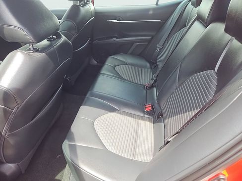 Used 2019 Toyota Camry SE FWD image 26