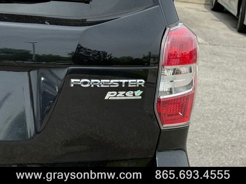 Used 2015 Subaru Forester 2.5i Touring AWD/4WD image 11