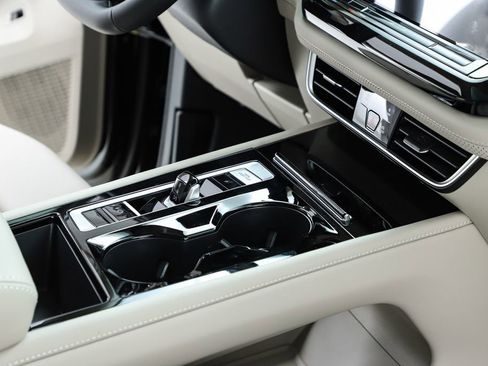 New 2026 Volkswagen Atlas SE image 74