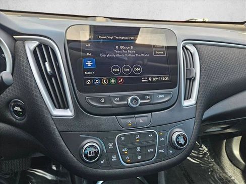 Used 2024 Chevrolet Malibu LT image 13