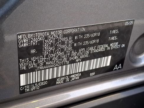 Certified 2025 Toyota bZ4X FWD image 28