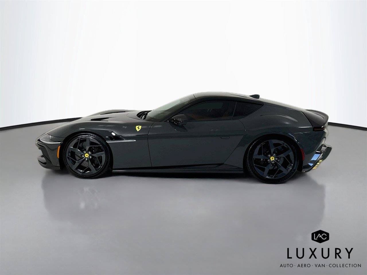 Used 2025 Ferrari 12Cilindri RWD image 9