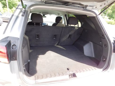 Used 2023 Chevrolet Equinox LS w/ LS Convenience Package FWD image 6