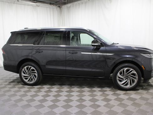 New 2025 Lincoln Navigator Reserve image 34