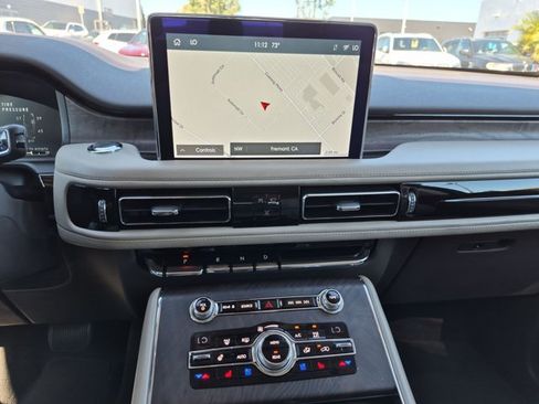Used 2020 Lincoln Aviator Reserve w/ Equipment Group 202A AWD/4WD image 16
