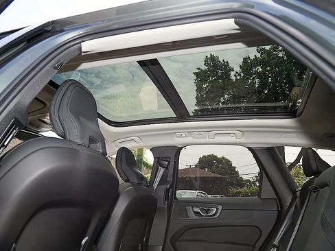 New 2026 Volvo XC60 T8 Plus w/ Protection Package Premier AWD/4WD image 20