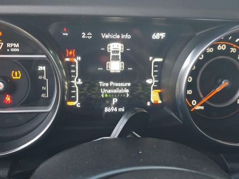 Used 2023 Jeep Gladiator Willys image 6