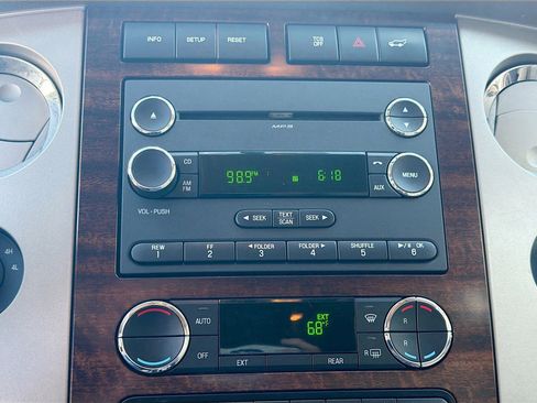 Used 2012 Ford Expedition XLT AWD/4WD image 19