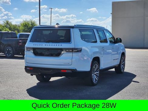 Used 2024 Jeep Grand Wagoneer L Series III AWD/4WD image 4
