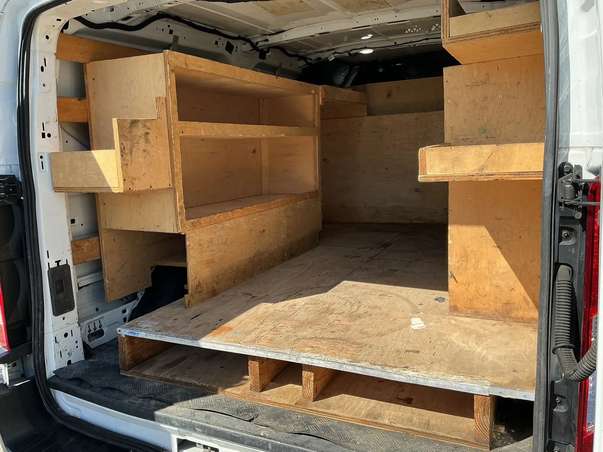 Used 2019 Ford Transit 250 130 Low Roof w/ Exterior Upgrade Package RWD image 13