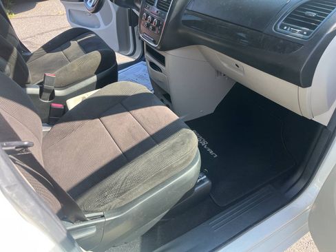 Used 2013 Dodge Grand Caravan SE FWD image 27