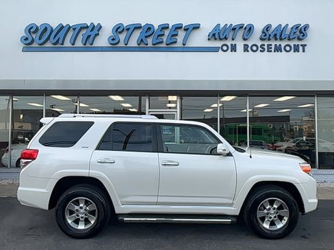 Used 2011 Toyota 4Runner SR5 image 1