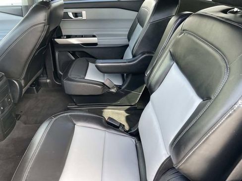 Used 2022 Ford Explorer XLT w/ Equipment Group 202A image 24