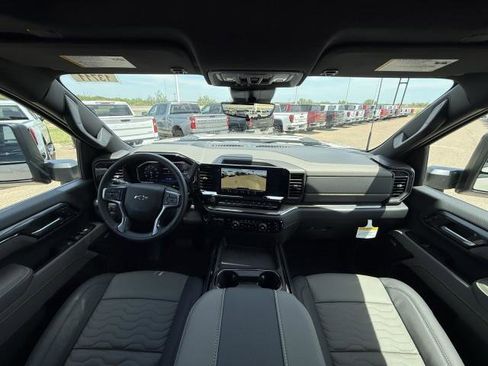 New 2026 Chevrolet Silverado 2500 ZR2 AWD/4WD image 35