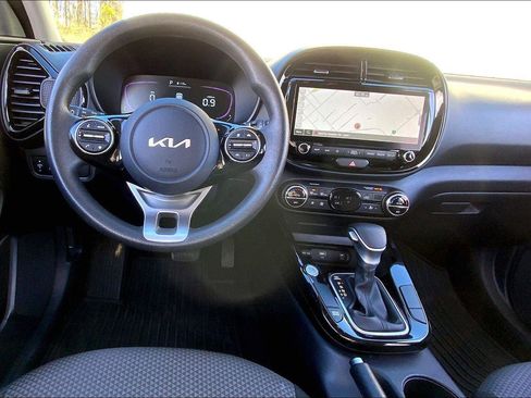 Used 2023 Kia Soul S image 5