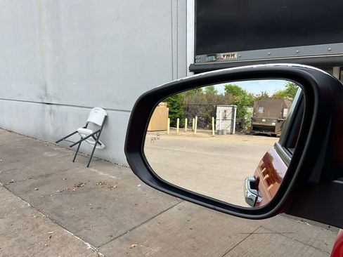 Used 2024 Toyota Tacoma Limited w/ Limited Package (LT) image 23