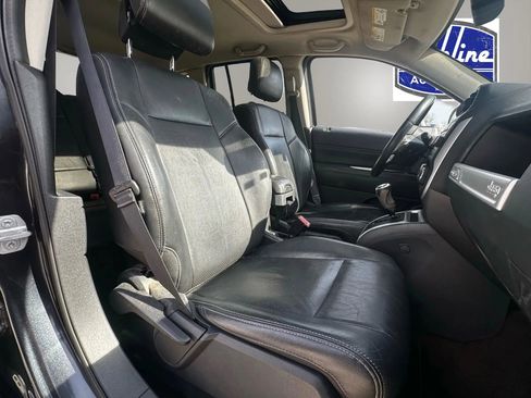 Used 2015 Jeep Compass High Altitude FWD image 28