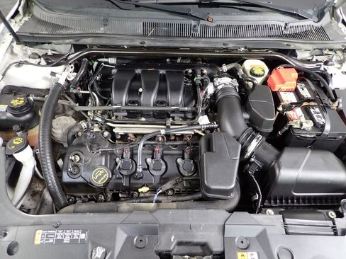 Used 2015 Ford Taurus SEL w/ Equipment Group 201A FWD image 40