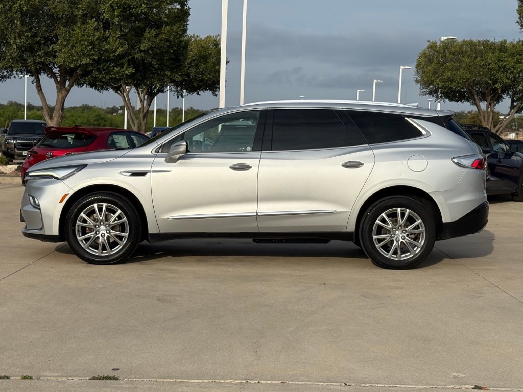 Used 2022 Buick Enclave Premium FWD image 2