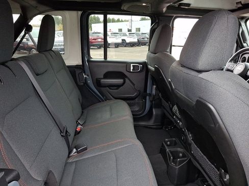 Certified 2025 Jeep Wrangler Unlimited Rubicon image 12