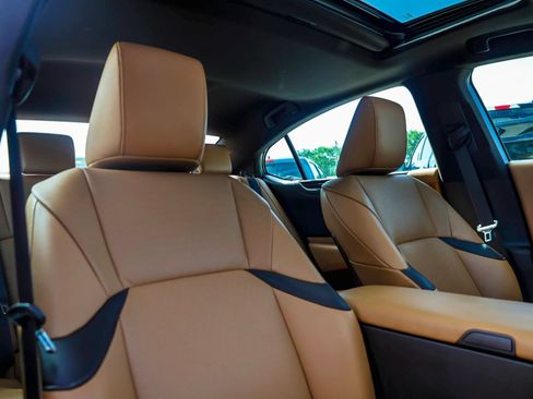 Used 2021 Lexus ES 250 w/ Premium Package AWD/4WD image 8