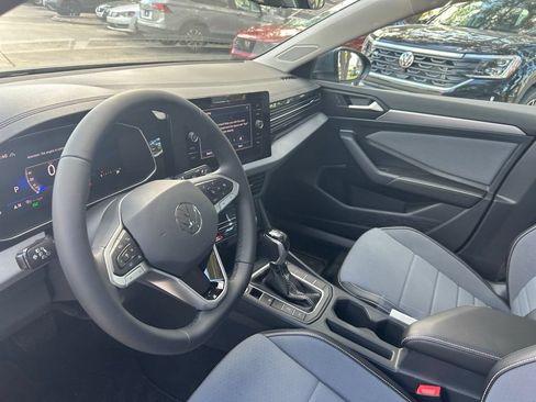 New 2026 Volkswagen Jetta SE FWD image 10