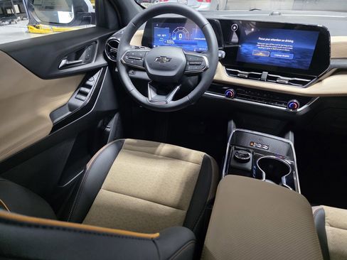 New 2026 Chevrolet Equinox ACTIV image 18