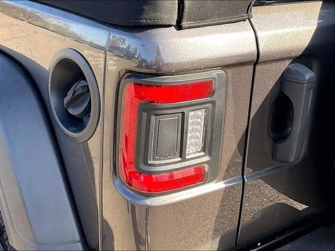 Used 2021 Jeep Wrangler Willys image 26