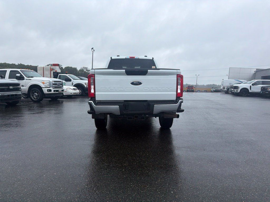 Used 2024 Ford F250 XLT w/ FX4 Off-Road Package AWD/4WD image 9