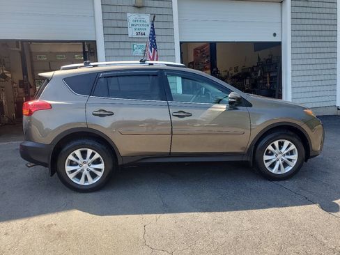Used 2013 Toyota RAV4 Limited AWD/4WD image 8
