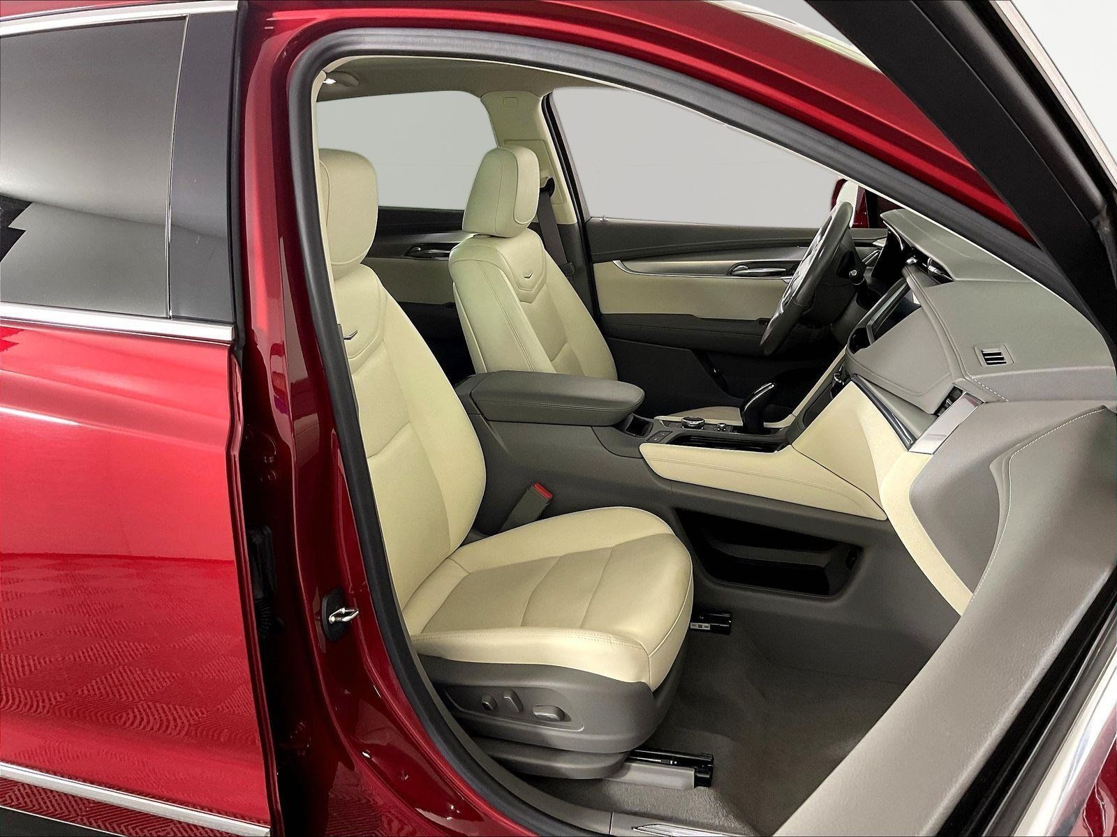 Used 2020 Cadillac XT5 Premium Luxury AWD/4WD image 29