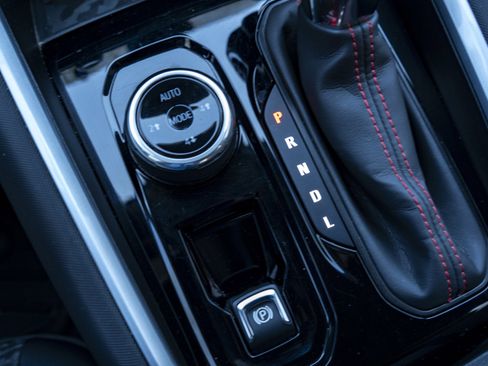 Used 2023 Chevrolet Colorado Z71 w/ Z71 Convenience Package 2 image 28