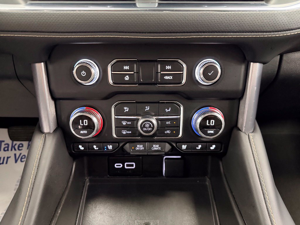 Used 2024 GMC Yukon XL SLT w/ SLT Luxury Package AWD/4WD image 16