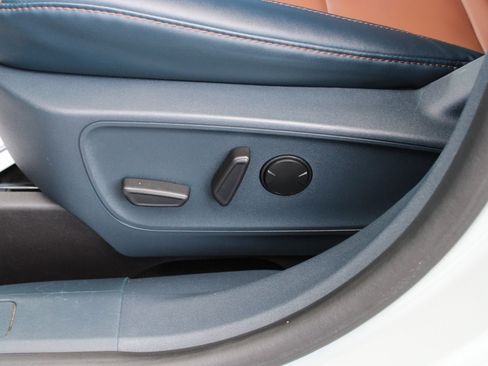 Used 2022 Ford Maverick Lariat w/ Lariat Luxury Package FWD image 13