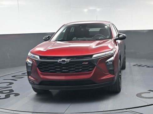 Certified 2024 Chevrolet Trax RS w/ Sunroof Package image 5