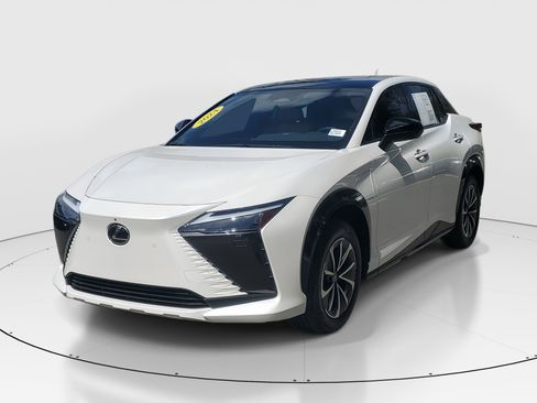 Used 2024 Lexus RZ 300e Premium w/ Accessory Package (Z1) image 3