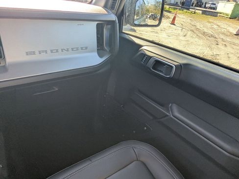 New 2025 Ford Bronco Outer Banks w/ Sasquatch Package image 17